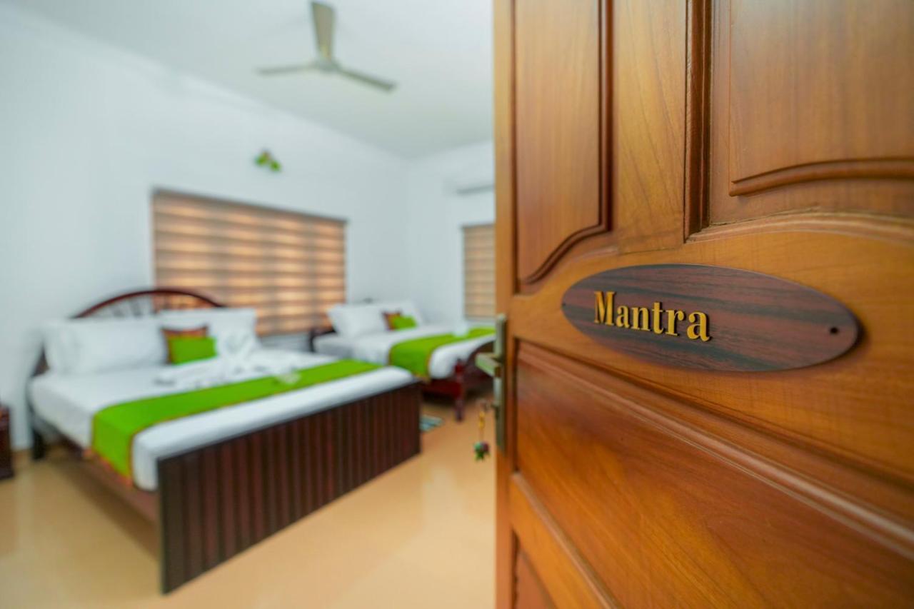 Parudeesa - Heavenly- Luxurious Palace Look-Near Cbd - Kerala - India With Breakfast Kāladi Værelse billede