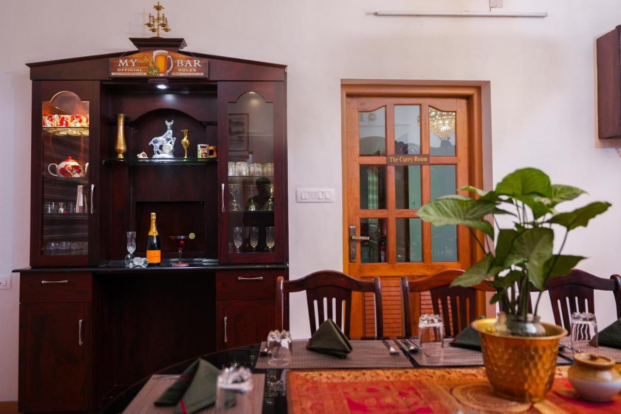 Parudeesa - Heavenly- Luxurious Palace Look-Near Cbd - Kerala - India With Breakfast Kāladi Eksteriør billede