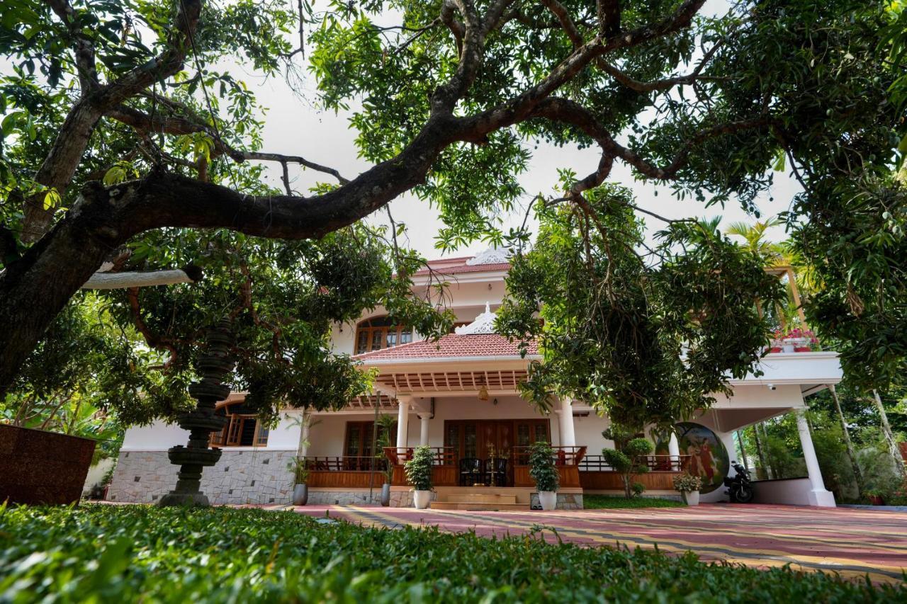 Parudeesa - Heavenly- Luxurious Palace Look-Near Cbd - Kerala - India With Breakfast Kāladi Eksteriør billede