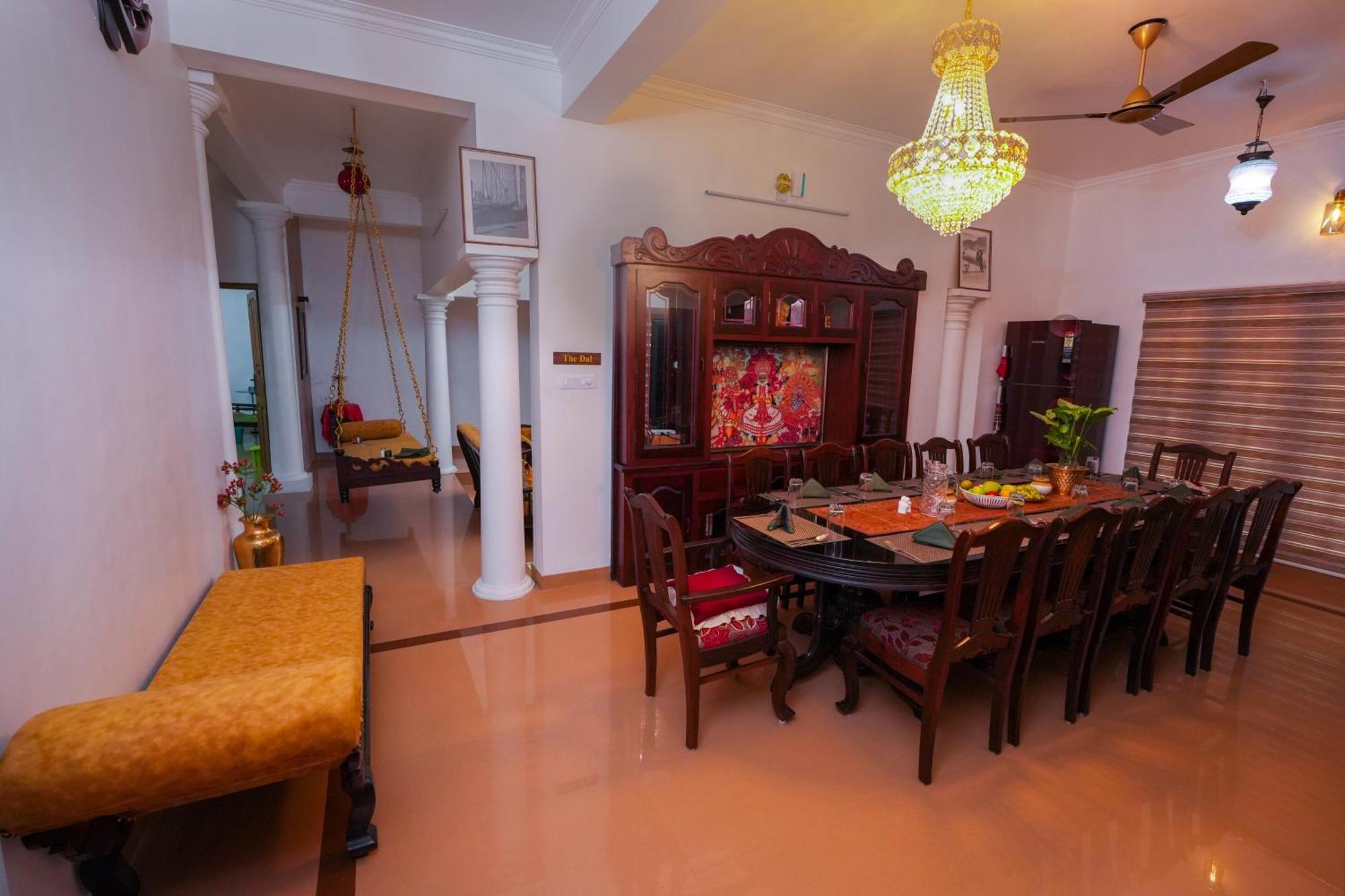 Parudeesa - Heavenly- Luxurious Palace Look-Near Cbd - Kerala - India With Breakfast Kāladi Eksteriør billede
